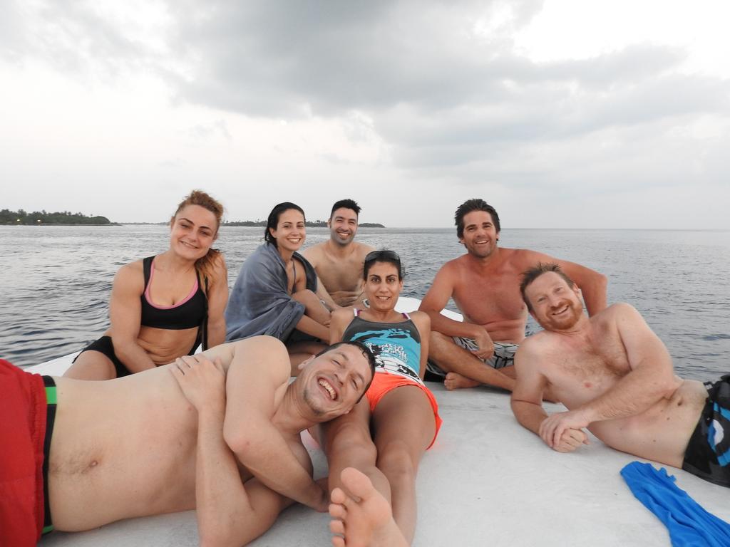 Natural Surf House Hostel Himmafusi Kültér fotó